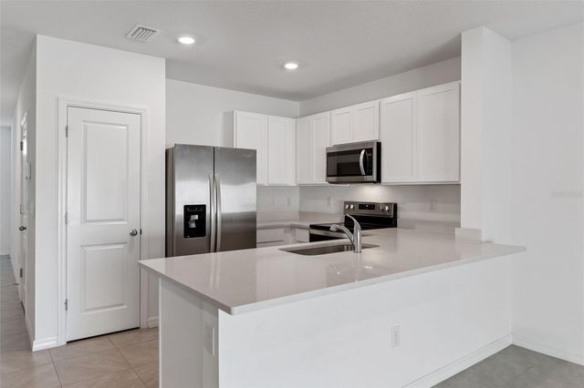 6356 SOPHIE OAKS COURT, Tampa, FL 33610