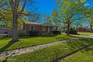 9311 Pagoda Dr, Louisville, KY 40229