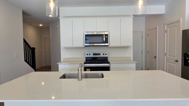 4743 AirLake Drive, Woodbury, MN 55129