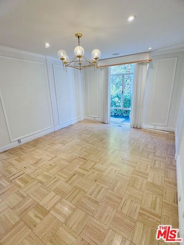 936 Chantilly Road, Los Angeles, CA 90077