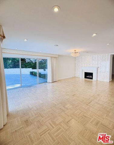 936 Chantilly Road, Los Angeles, CA 90077