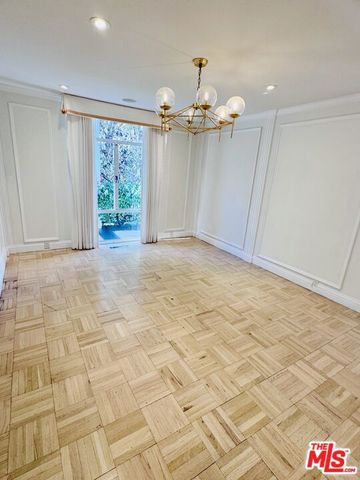 936 Chantilly Road, Los Angeles, CA 90077