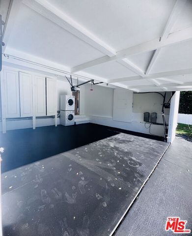 936 Chantilly Road, Los Angeles, CA 90077