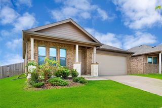 300 Fairmeade Drive, Terrell, TX 75160