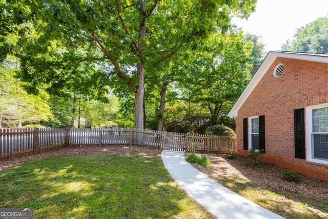 160 Meadow Creek Lane, Athens, GA 30605