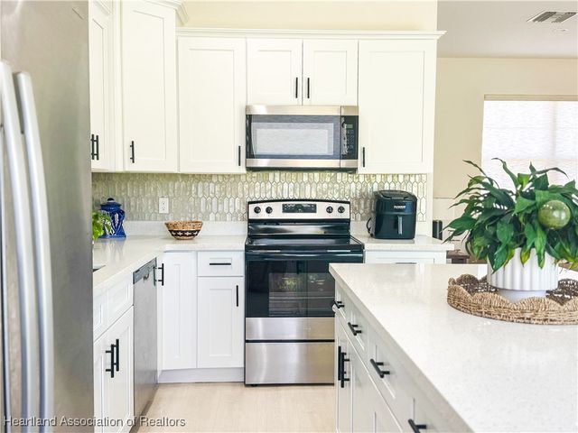 109 Fire Island Avenue NE, Lake Placid, FL 33852