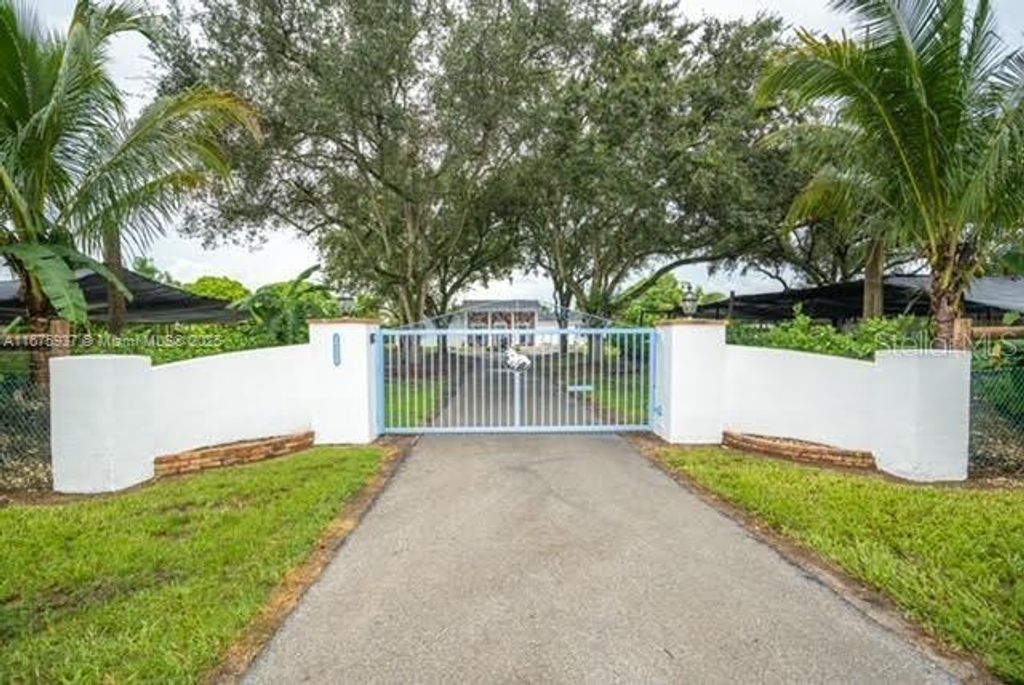 19390 SW 232ND STREET, Miami, FL 33170