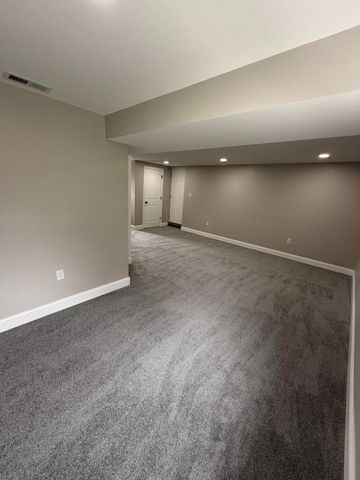 621 E 52nd Avenue, Merrillville, IN 46410