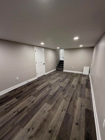 621 E 52nd Avenue, Merrillville, IN 46410