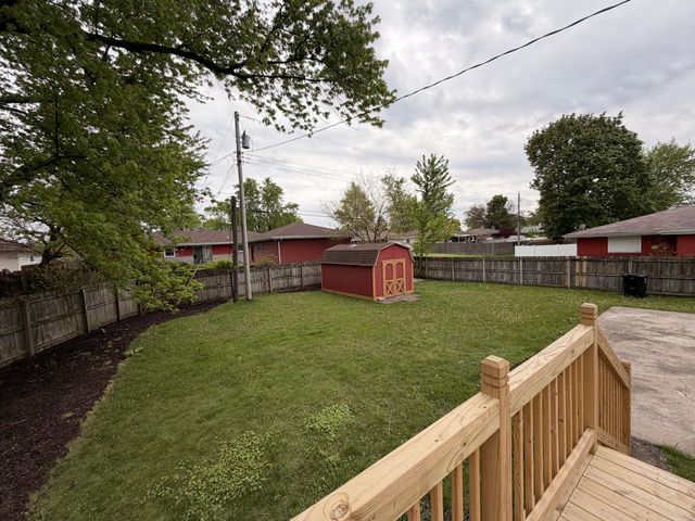 621 E 52nd Avenue, Merrillville, IN 46410