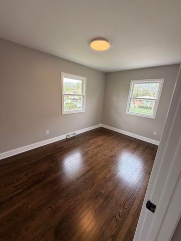 621 E 52nd Avenue, Merrillville, IN 46410