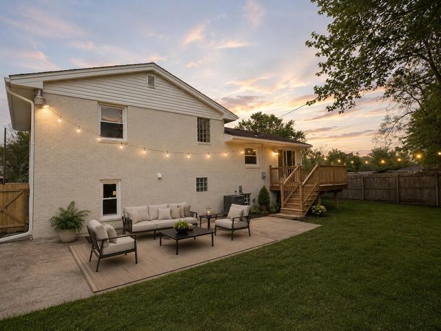 621 E 52nd Avenue, Merrillville, IN 46410