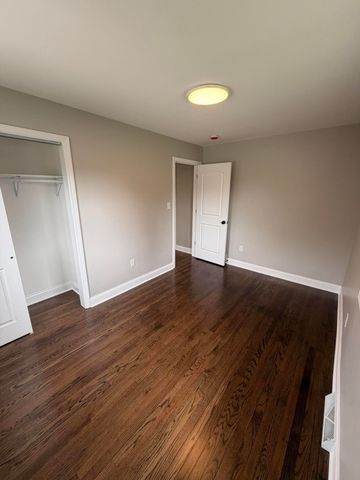 621 E 52nd Avenue, Merrillville, IN 46410