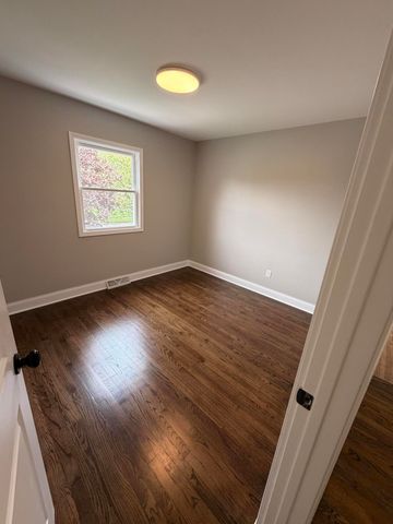621 E 52nd Avenue, Merrillville, IN 46410