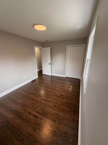 621 E 52nd Avenue, Merrillville, IN 46410