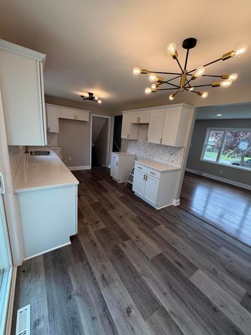 621 E 52nd Avenue, Merrillville, IN 46410