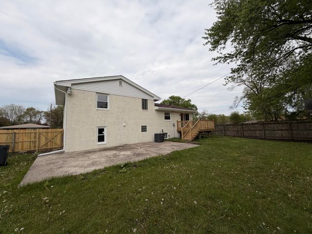 621 E 52nd Avenue, Merrillville, IN 46410