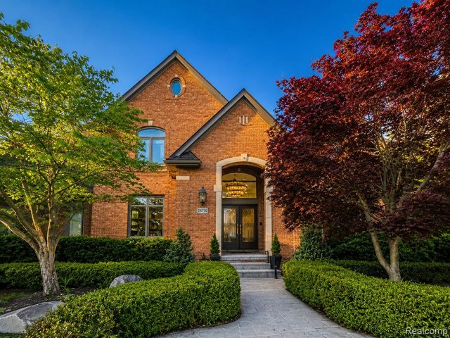 24750 Franklin Farms Drive, Franklin, MI 48025