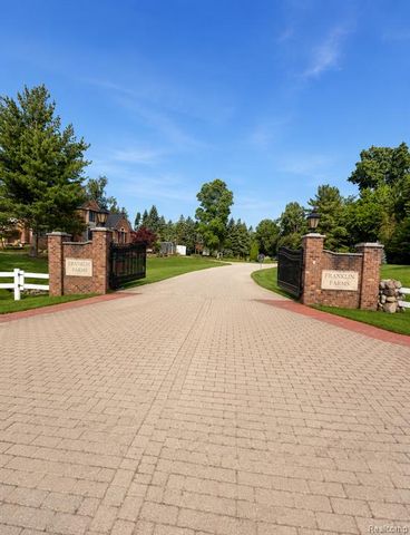 24750 Franklin Farms Drive, Franklin, MI 48025