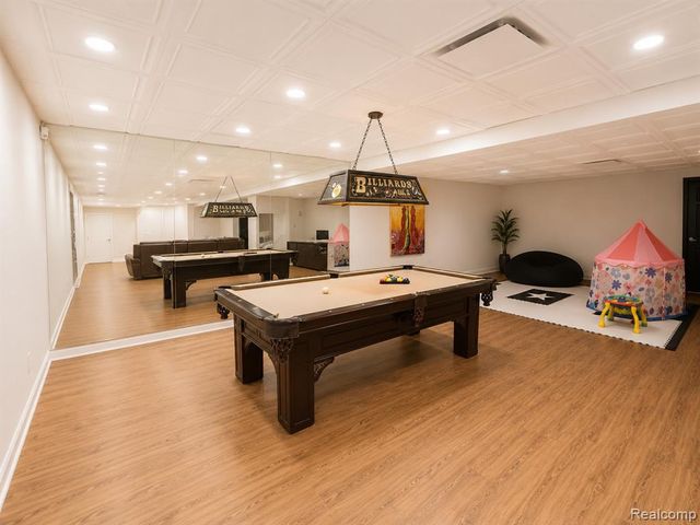 24750 Franklin Farms Drive, Franklin, MI 48025