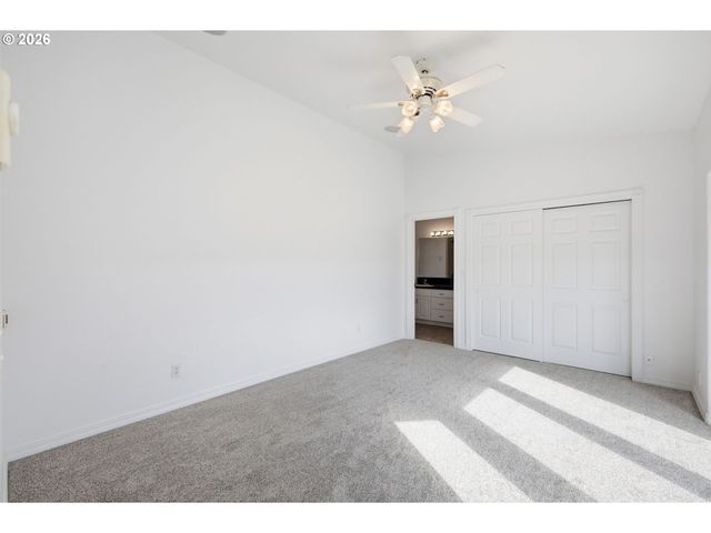 730 N 9TH St, Harrisburg, OR 97446