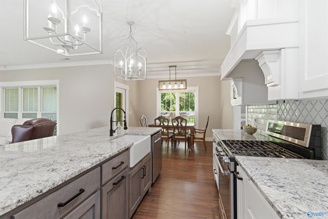 116 Bowery Lane, Albertville, AL 35950