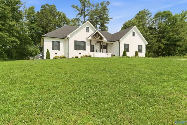 116 Bowery Lane, Albertville, AL 35950