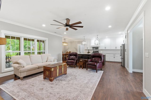 116 Bowery Lane, Albertville, AL 35950
