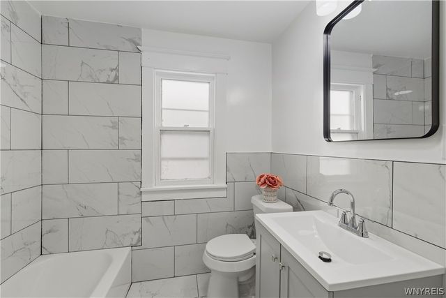 207 Davidson Avenue, Buffalo, NY 14215