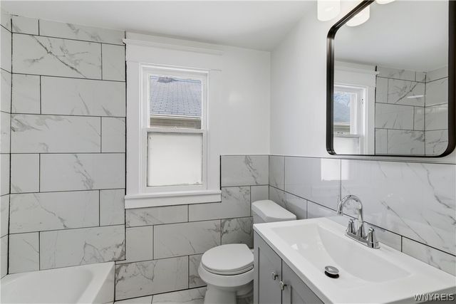 207 Davidson Avenue, Buffalo, NY 14215