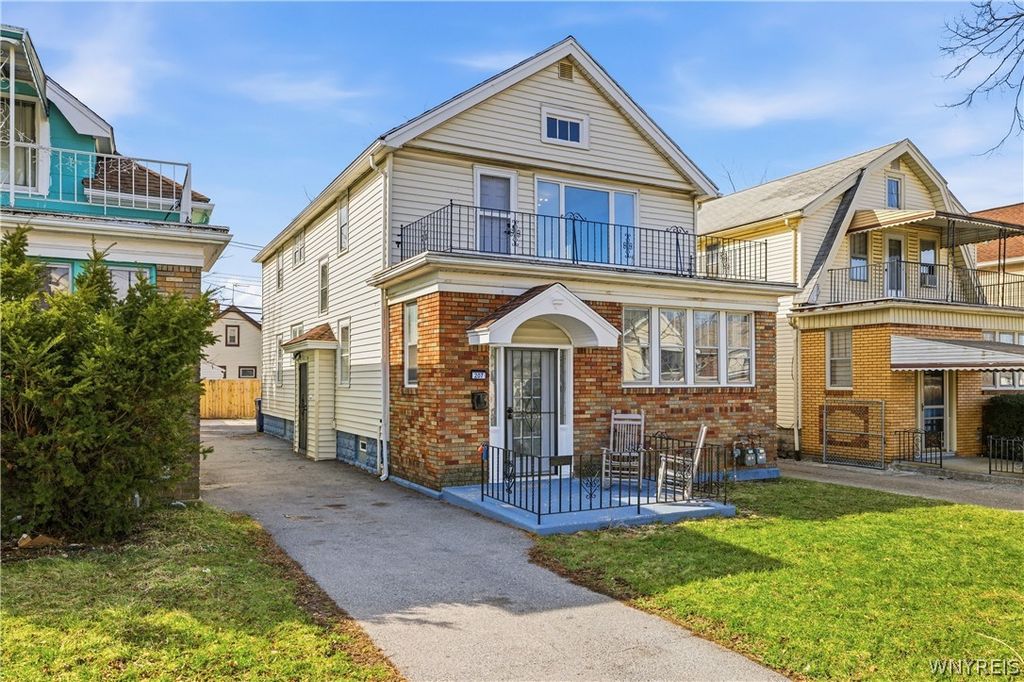 207 Davidson Avenue, Buffalo, NY 14215