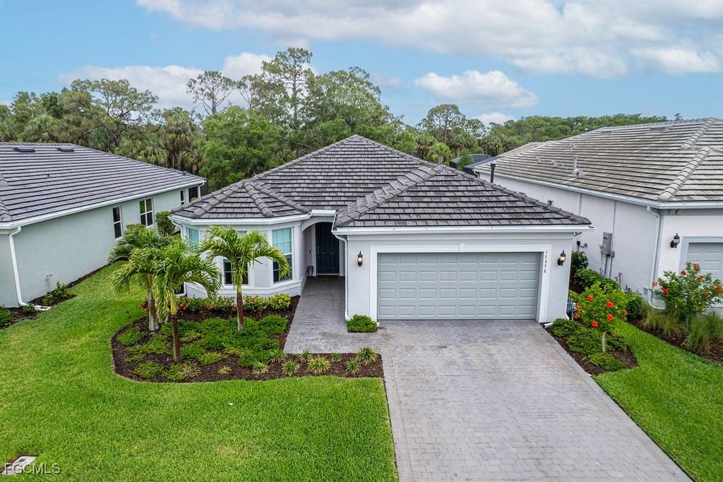 17578 Winding Oak LN, North Fort Myers, FL 33917