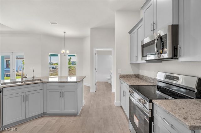 3922 NW 40th TER, Cape Coral, FL 33993