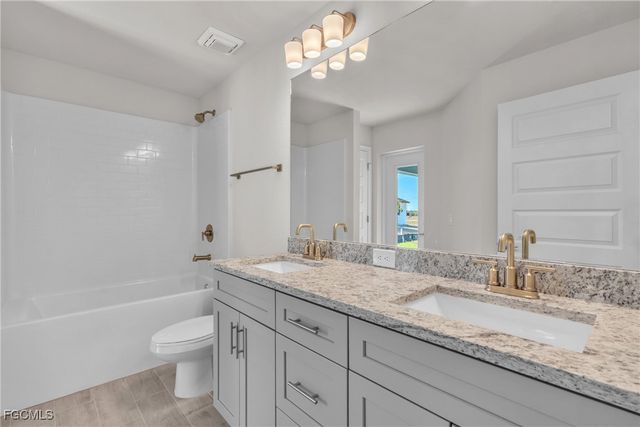 3922 NW 40th TER, Cape Coral, FL 33993