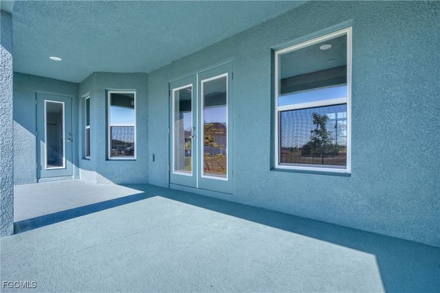 3922 NW 40th TER, Cape Coral, FL 33993