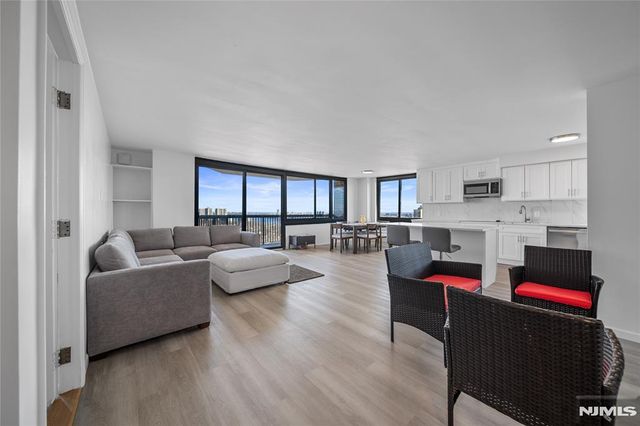 770 Anderson Avenue 23M, Cliffside Park, NJ 07010