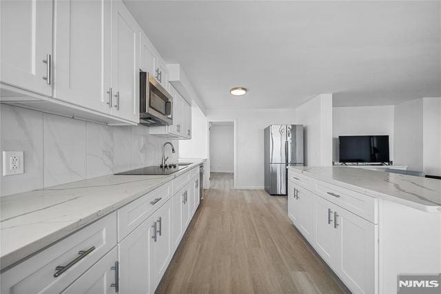 770 Anderson Avenue 23M, Cliffside Park, NJ 07010