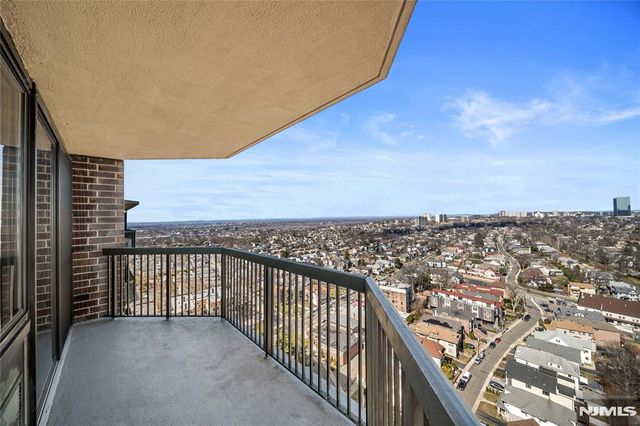 770 Anderson Avenue 23M, Cliffside Park, NJ 07010