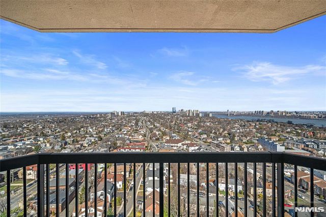 770 Anderson Avenue 23M, Cliffside Park, NJ 07010