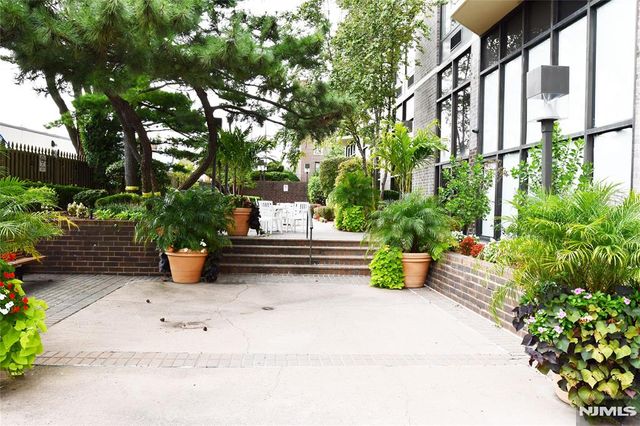 770 Anderson Avenue 23M, Cliffside Park, NJ 07010