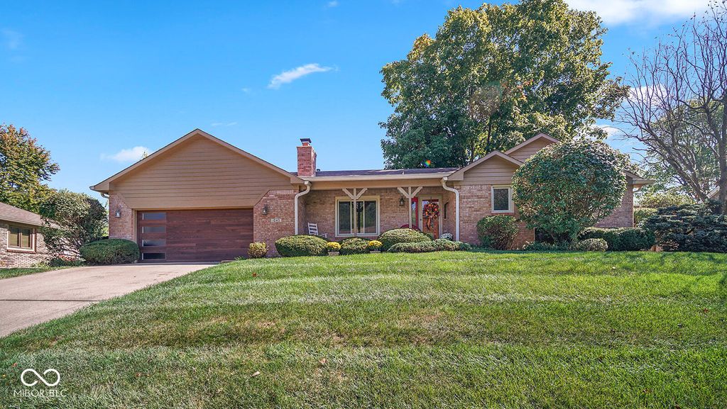 1045 Creekside Lane, Plainfield, IN 46168