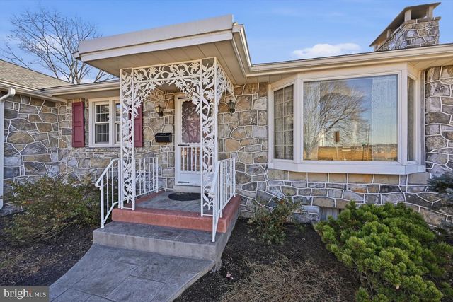 535 S 6TH ST, Denver, PA 17517