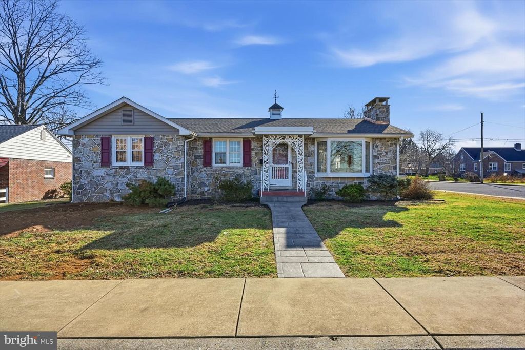 535 S 6TH ST, Denver, PA 17517