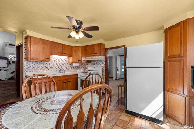 2375 31ST Street A, Moline, IL 61265