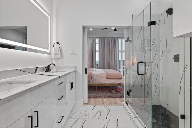 2102 N Prairie Avenue 105, Dallas, TX 75204