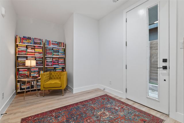 2102 N Prairie Avenue 105, Dallas, TX 75204