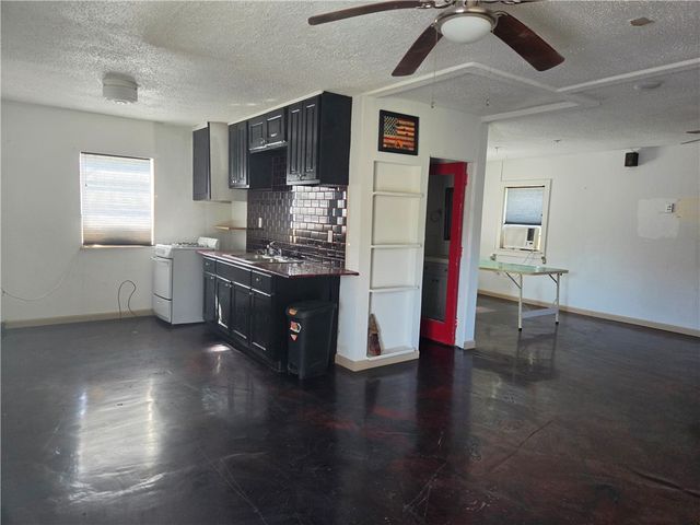 321 Juniper Dr, Corpus Christi, TX 78418