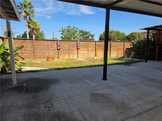 321 Juniper Dr, Corpus Christi, TX 78418