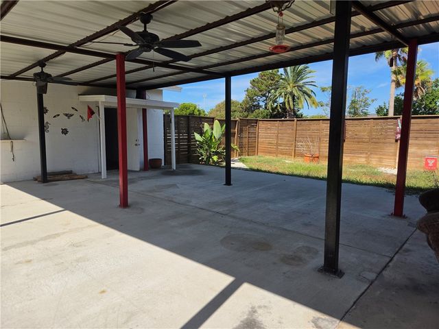 321 Juniper Dr, Corpus Christi, TX 78418