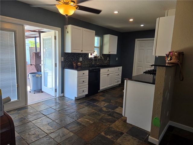 321 Juniper Dr, Corpus Christi, TX 78418